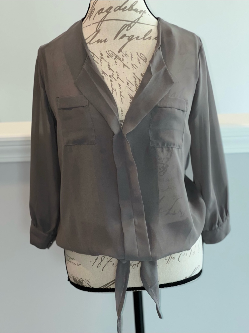 Fun & Flirt Gray Sheer Tie-Front Blouse Size Medium